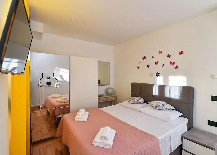 Lovely In The Park Near The 公寓