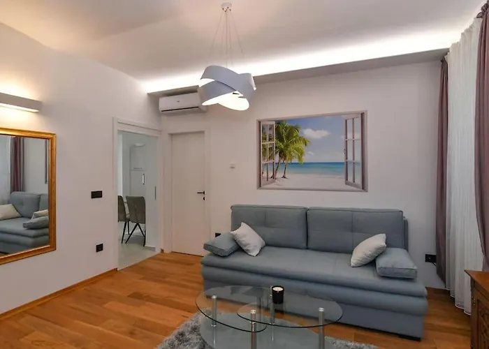 Lovely In The Park Near The 奥帕提亚