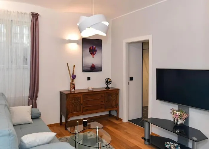 Lovely In The Park Near The 公寓 奥帕提亚