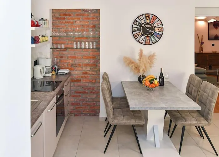 Lovely In The Park Near The 公寓 奥帕提亚