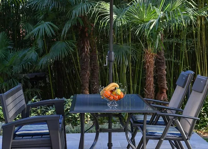 Lovely In The Park Near The * 奥帕提亚