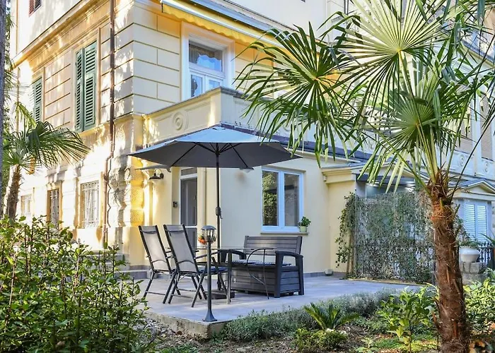 Lovely In The Park Near The 公寓