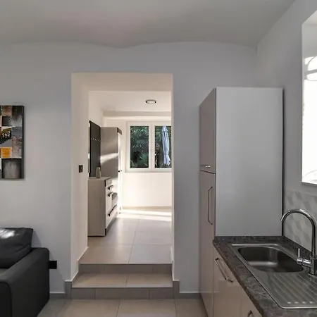 Apartament Lovely In The Park Near The *